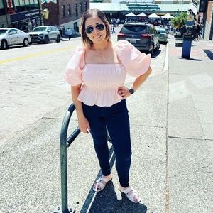 Meet your Posher, Andrea